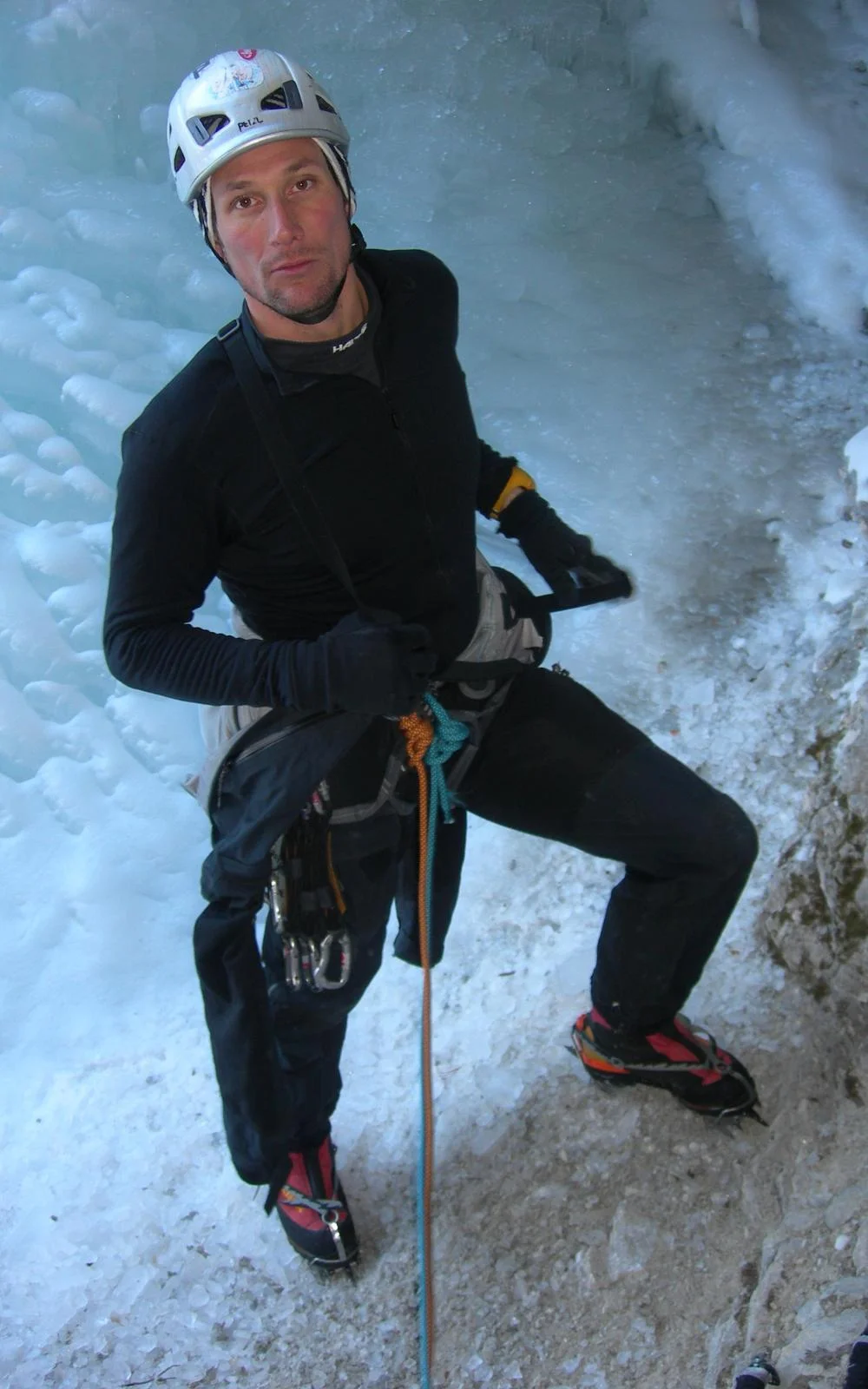Eric Mesnier en exercice d'escalade.